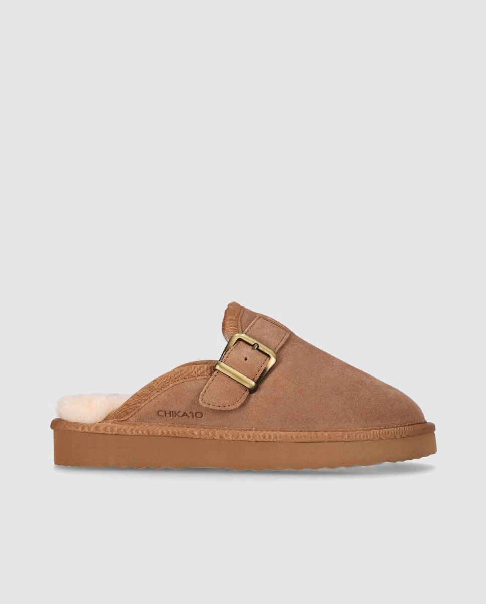 Zuecos planos de mujer acabado en piel con interior efecto borreguito y suela ligera - Chika10 - Camel Camel-1