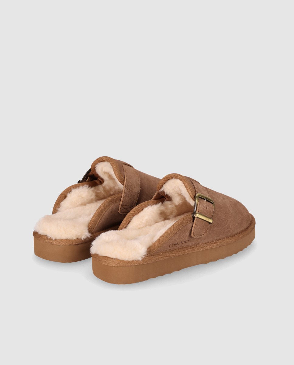 Zuecos planos de mujer acabado en piel con interior efecto borreguito y suela ligera - Chika10 - Camel Camel-2