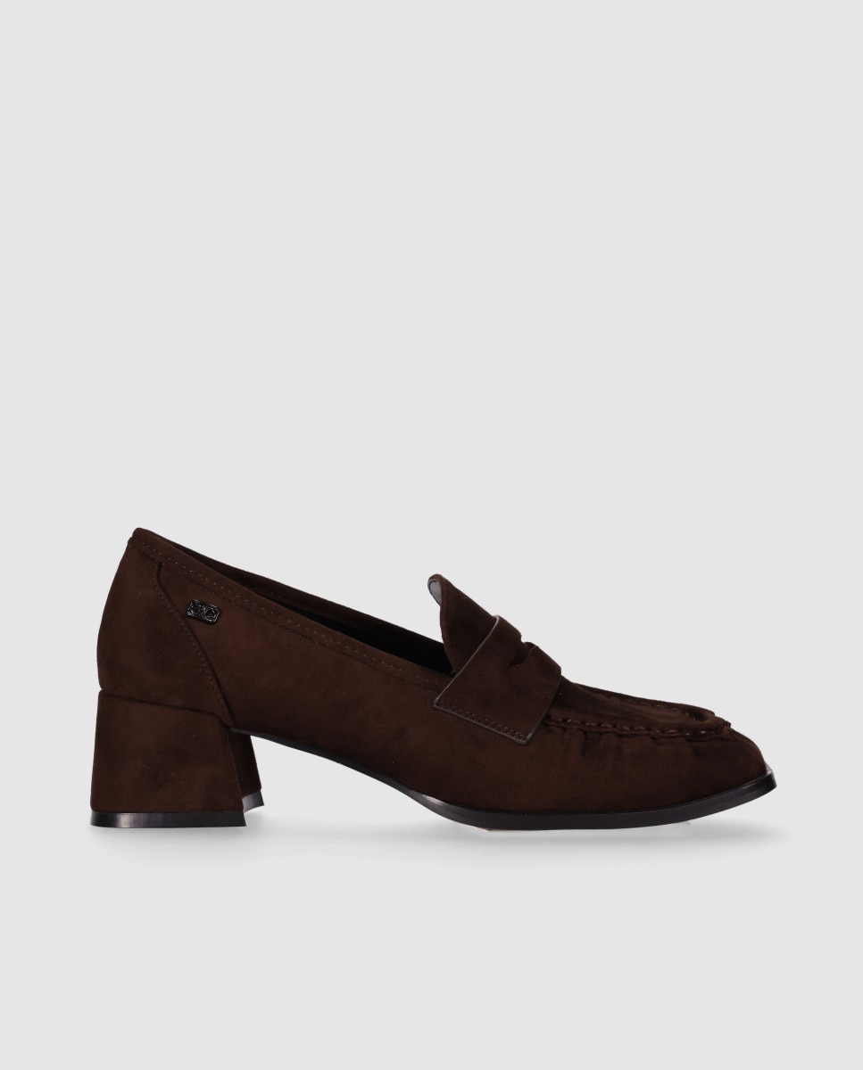Mocasines con tacón de mujer de estilo clásico renovado con puntera redonda - Chika10 - Marrón Marrón-1