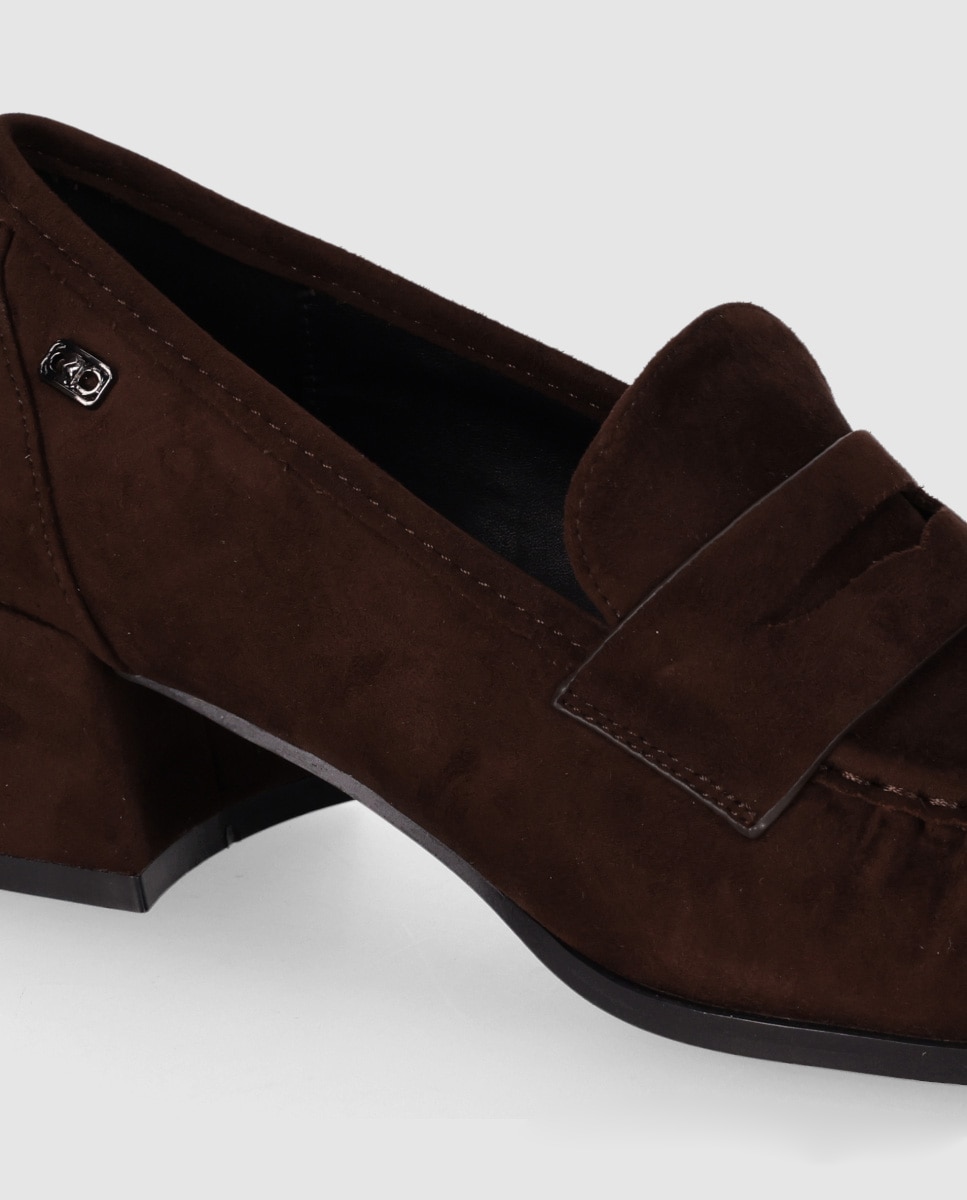 Mocasines con tacón de mujer de estilo clásico renovado con puntera redonda - Chika10 - Marrón Marrón-5