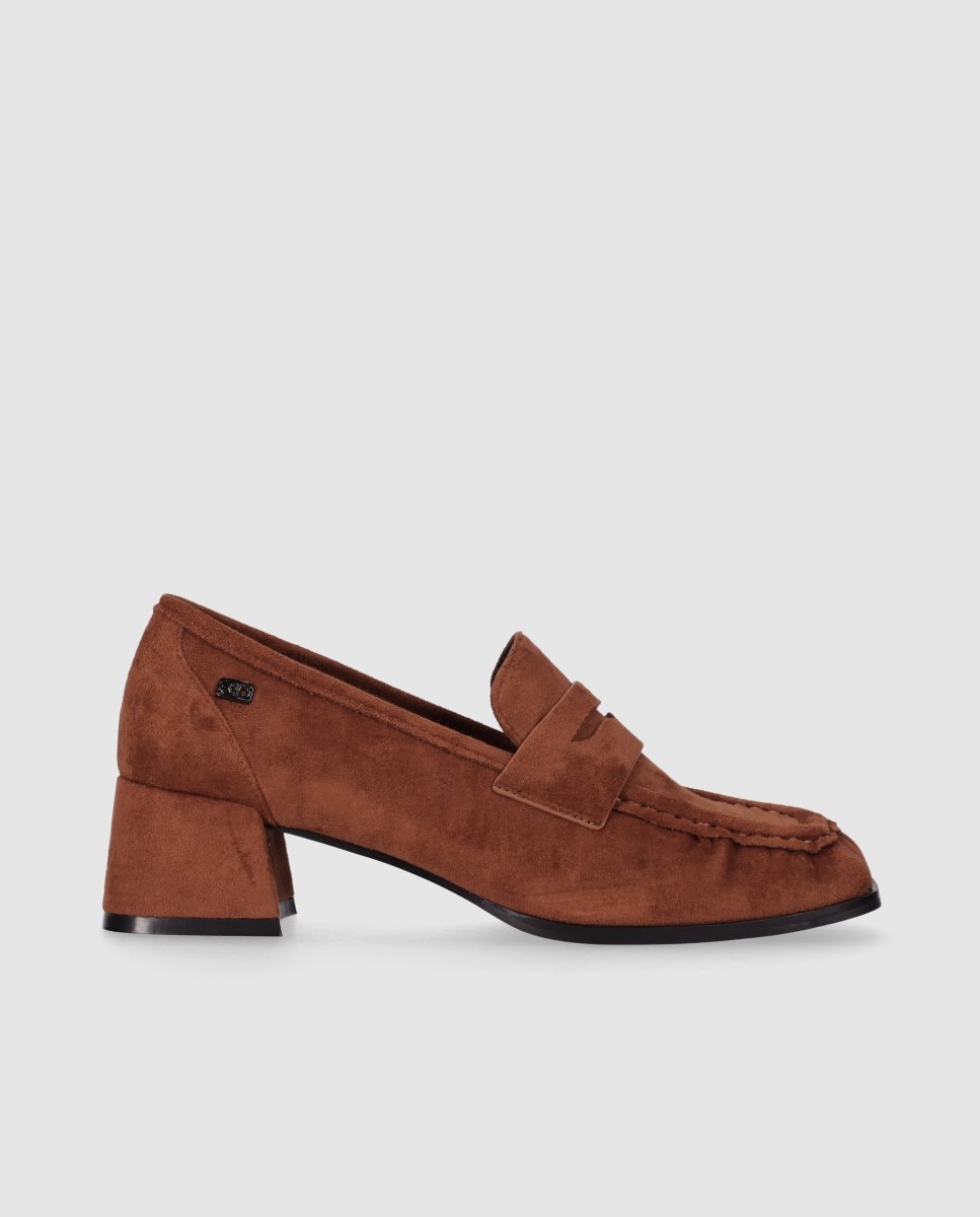Mocasines con tacón de mujer de estilo clásico renovado con puntera redonda - Chika10 - Marrón claro Marrón claro-1