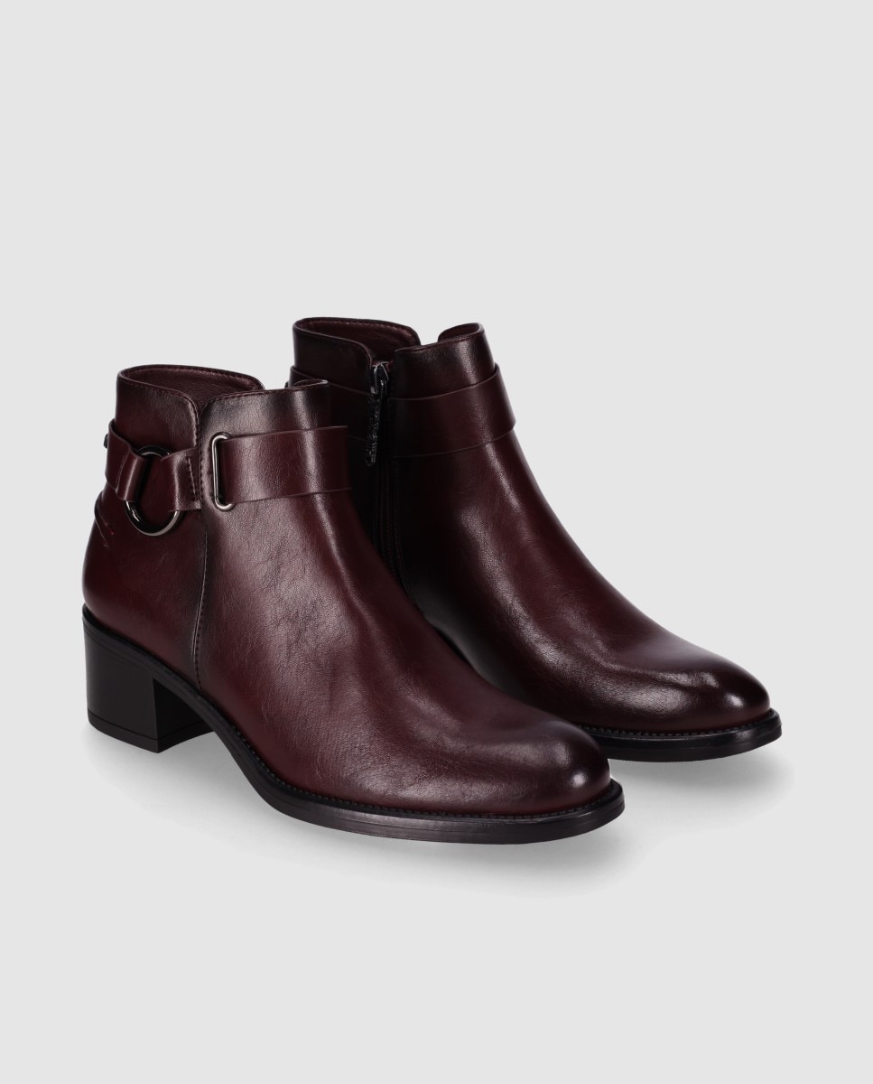 Botines básicos de mujer con tacón medio y tira decorativa con hebilla metálica - Chika10 - Burdeos Burdeos-4