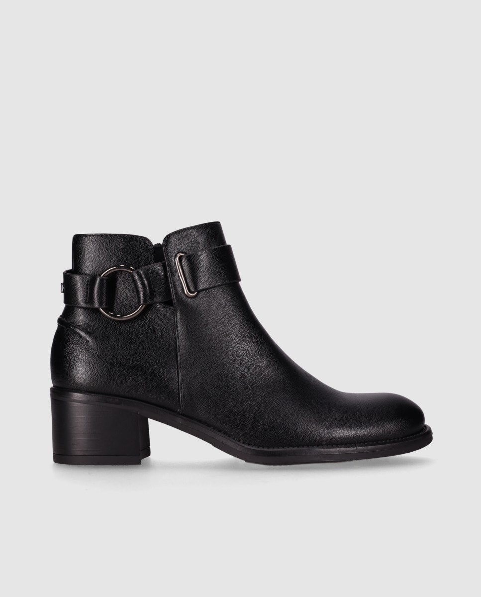 Botines básicos de mujer con tacón medio y tira decorativa con hebilla metálica - Chika10 - Negro Negro-1