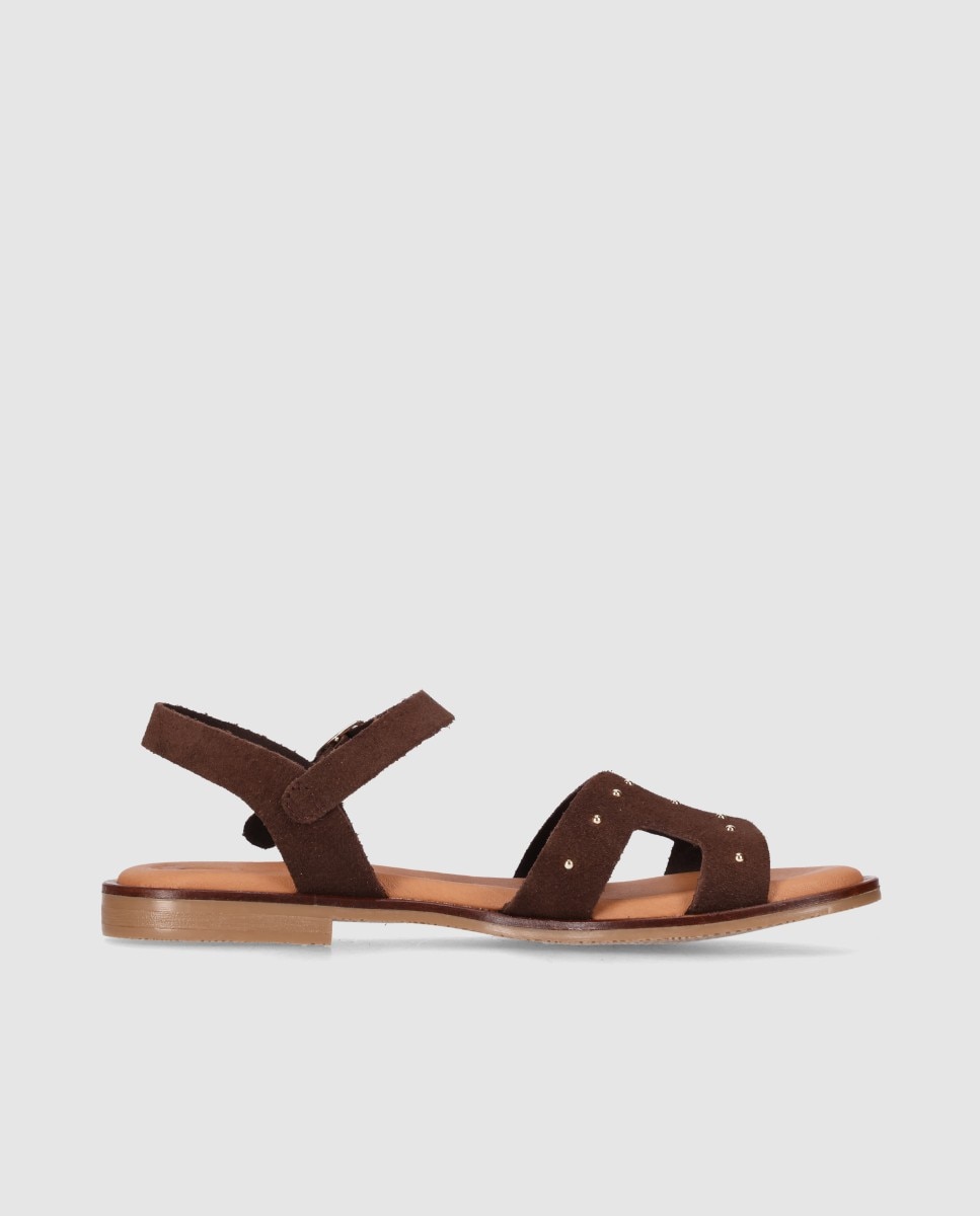 Sandalias planas de mujer realizadas en piel con diseño simétrico y tachas decorativas - Chika10 - Marrón oscuro Marrón oscuro-1
