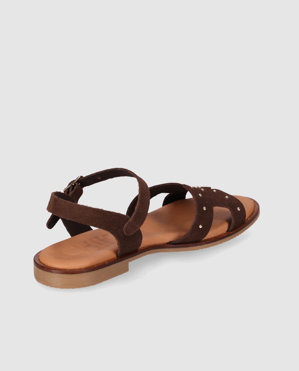 Sandalias planas de mujer realizadas en piel con diseño simétrico y tachas decorativas - Chika10 - Marrón oscuro Marrón oscuro-2