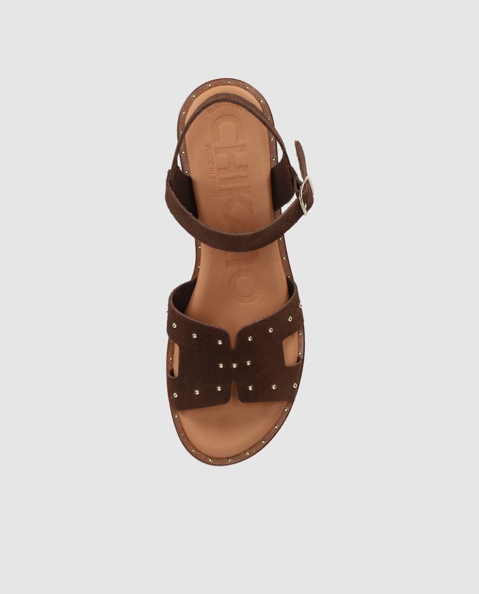 Sandalias planas de mujer realizadas en piel con diseño simétrico y tachas decorativas - Chika10 - Marrón oscuro Marrón oscuro-4