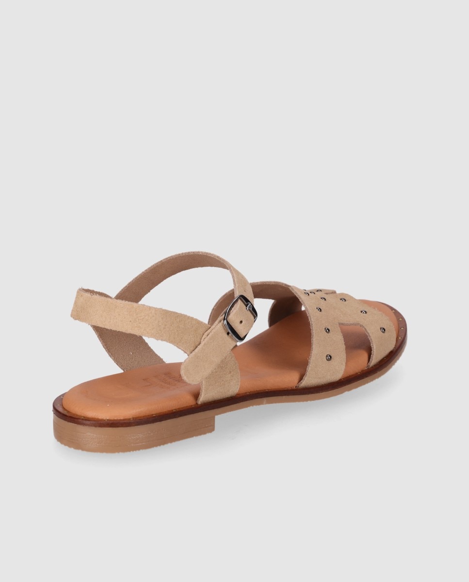 Sandalias planas de mujer realizadas en piel con diseño simétrico y tachas decorativas - Chika10 - Beige Beige-1
