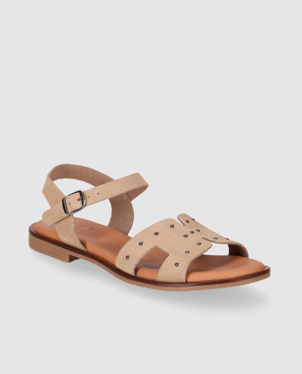 Sandalias planas de mujer realizadas en piel con diseño simétrico y tachas decorativas - Chika10 - Beige Beige-2