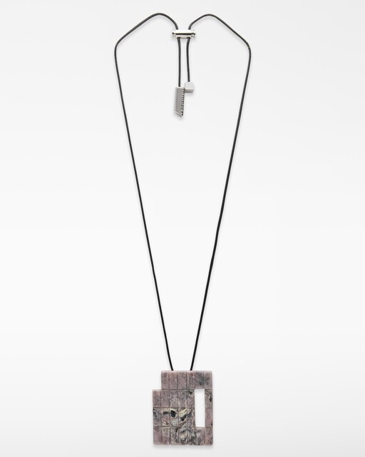 Imagen 0 de Collar con pieza cuadrícula en resina