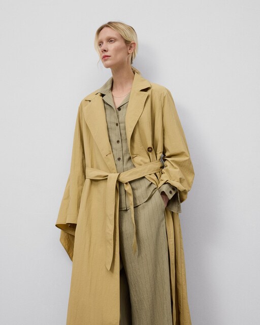 Imagen 0 de Gabardina de mujer con pieza chal de nailon