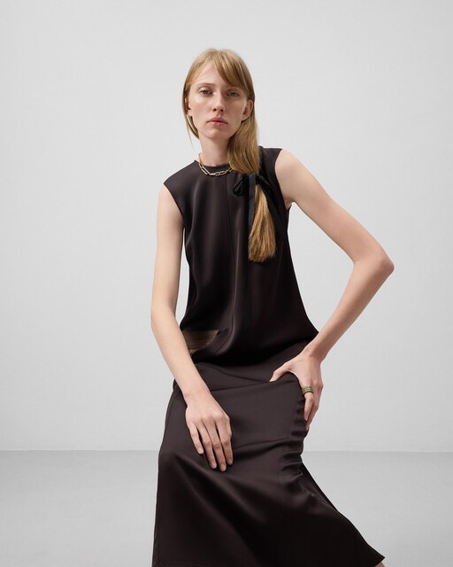 Imagen 0 de Vestido midi con piezas superpuestas