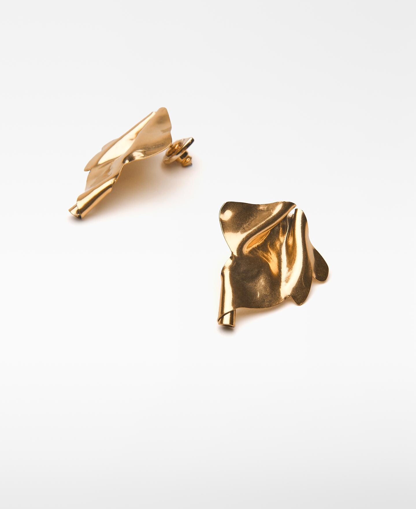 Pendientes grandes en relieve - Adolfo Dominguez - Oro Oro-2