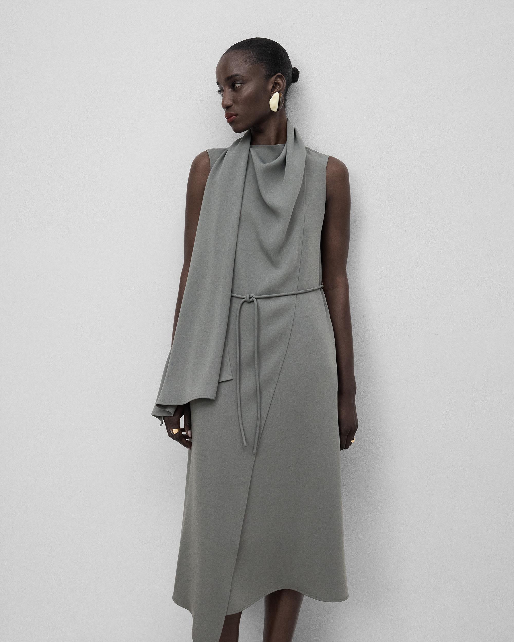 Vestido midi con doble delantero