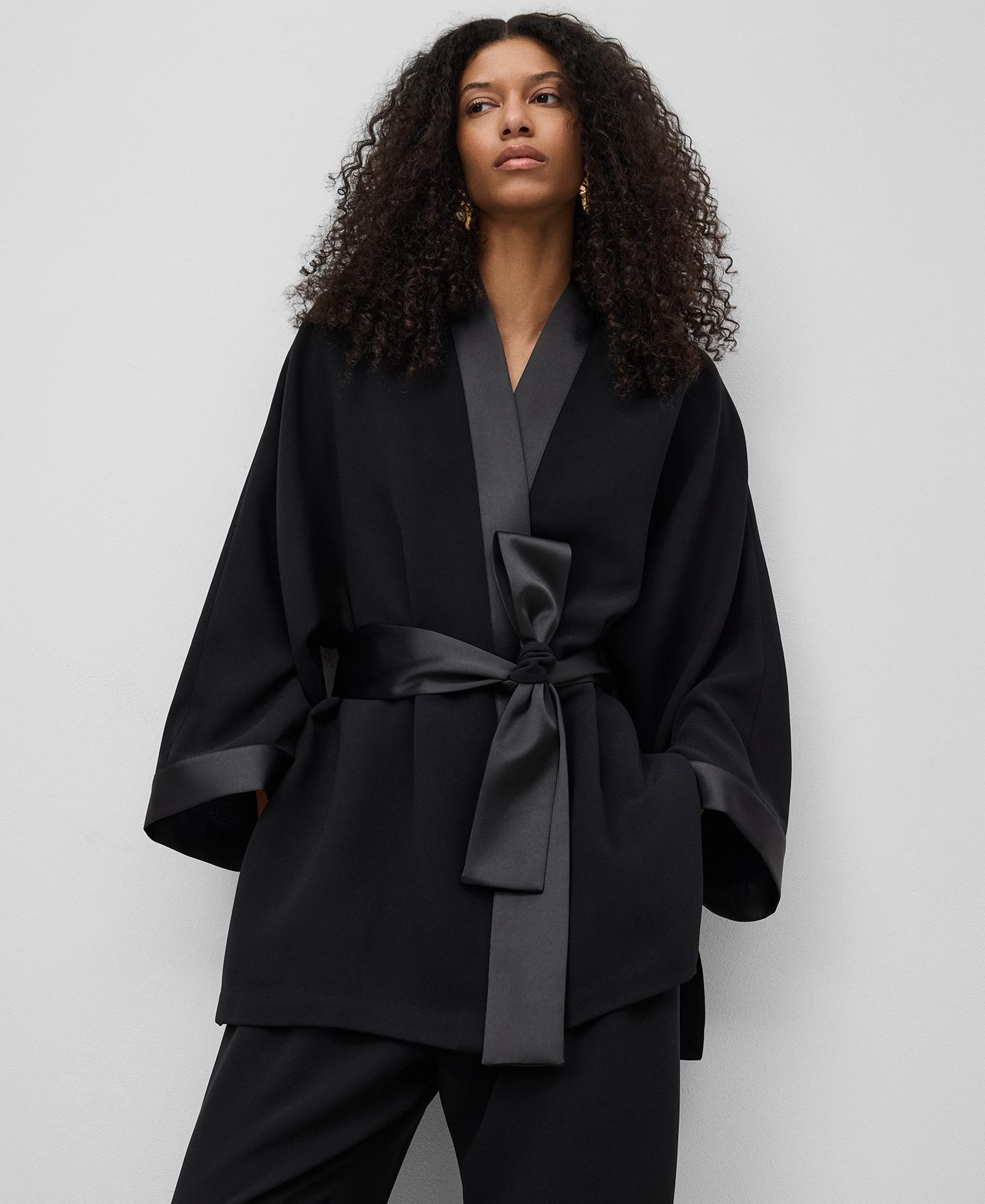 Adolfo Dominguez - Chaqueta de mujer tipo kimono con doble tejido y cinturón.