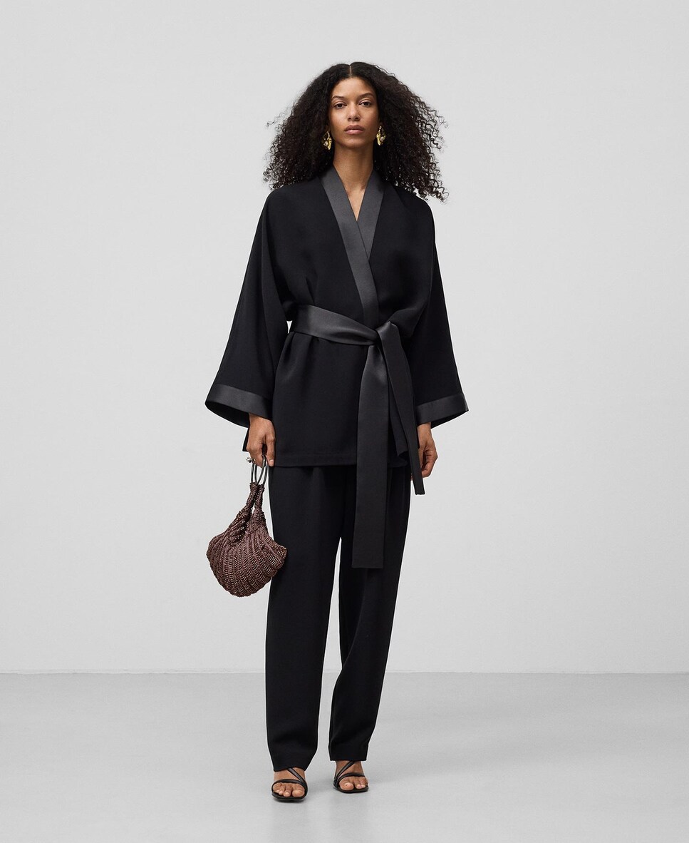 Kimono de mujer con doble tejido y cinturón · Adolfo Dominguez
