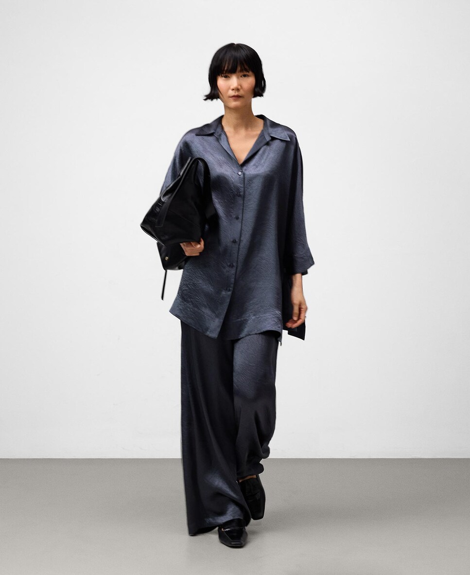 Camisa de mujer oversize satinada · Adolfo Dominguez · El Corte Inglés