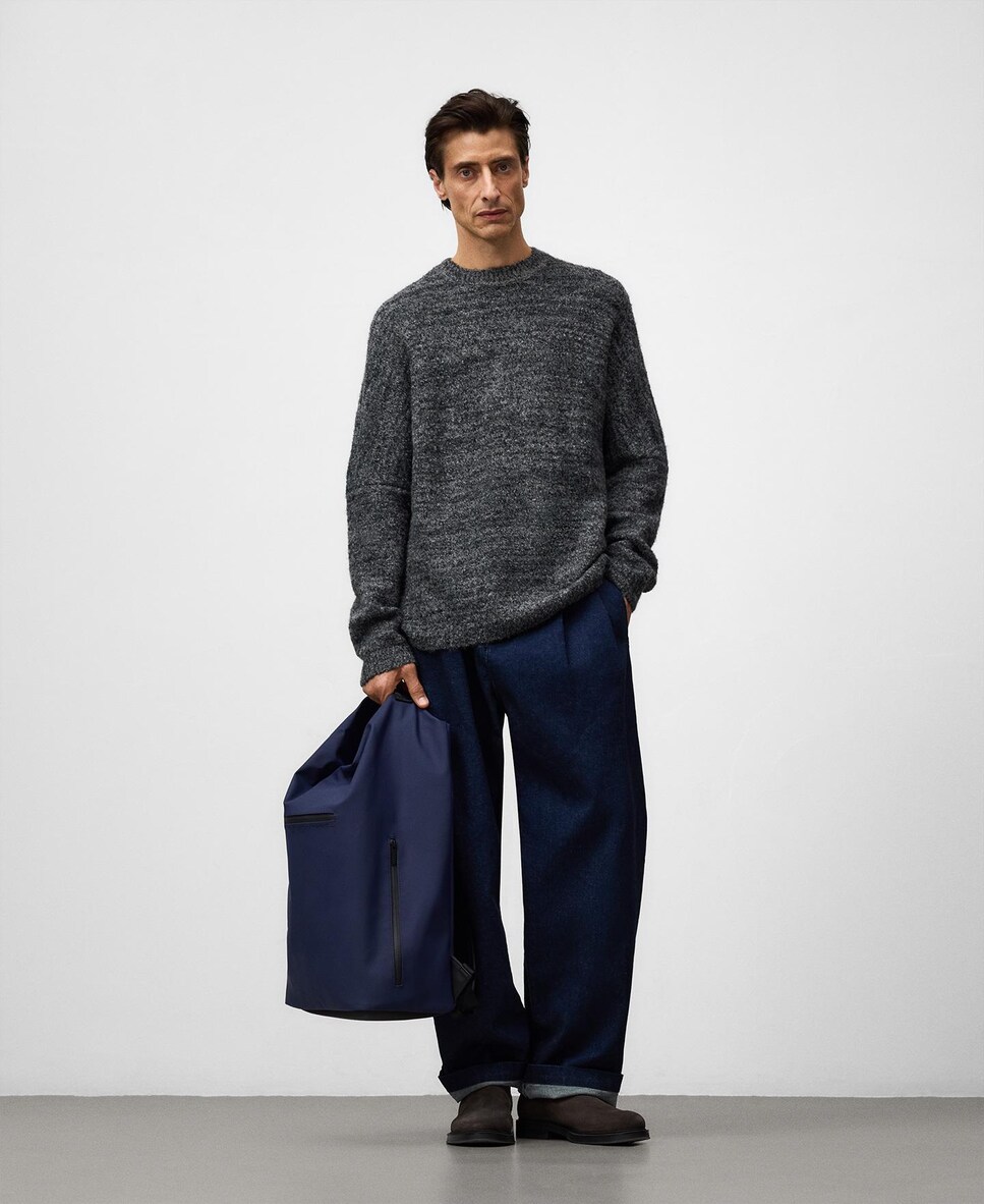 Mochila de hombre rectangular con cierre de cremallera · Adolfo