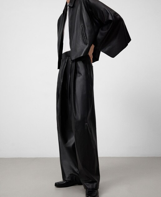 Imagen 0 de Pantalón de mujer de piel con pinzas