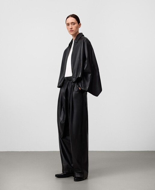 Imagen 0 de Pantalón de mujer de piel con pinzas