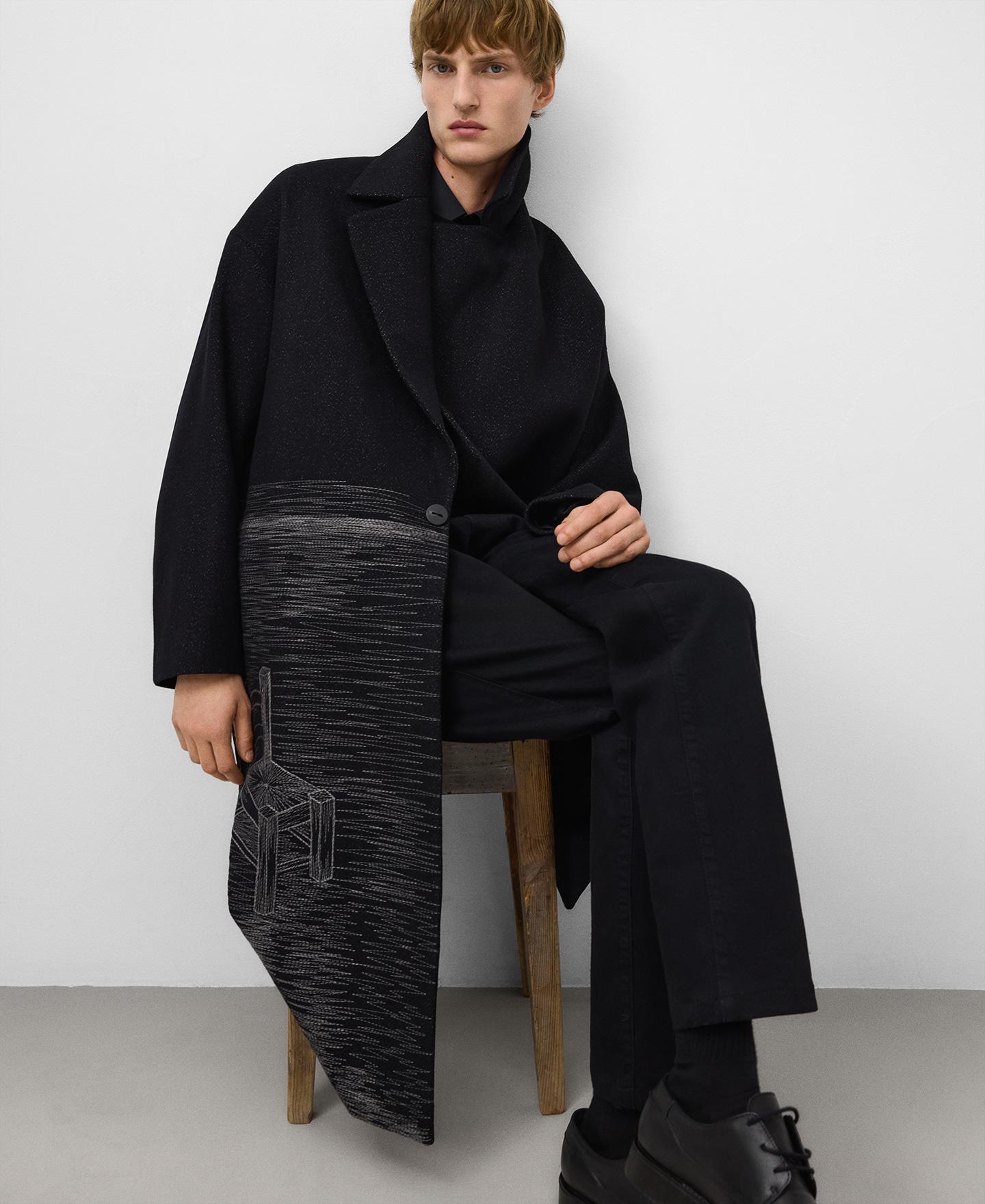 Abrigo sastre de hombre oversize bordado