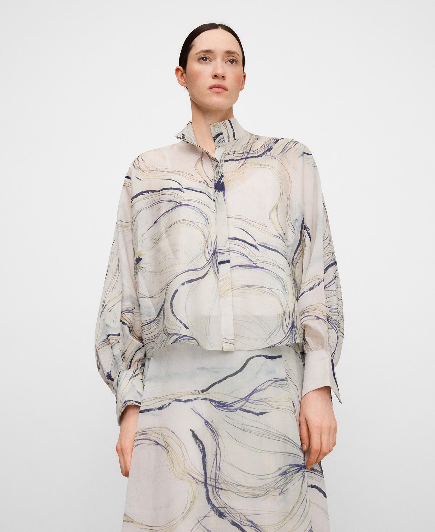 Adolfo Dominguez - Camisa de mujer estampada semitransparente.