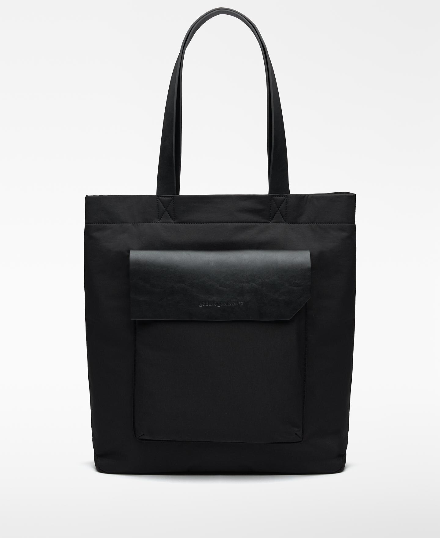 Imagen 0 de Portadocumentos de hombre tipo shopper de nailon con bolsillo Negro