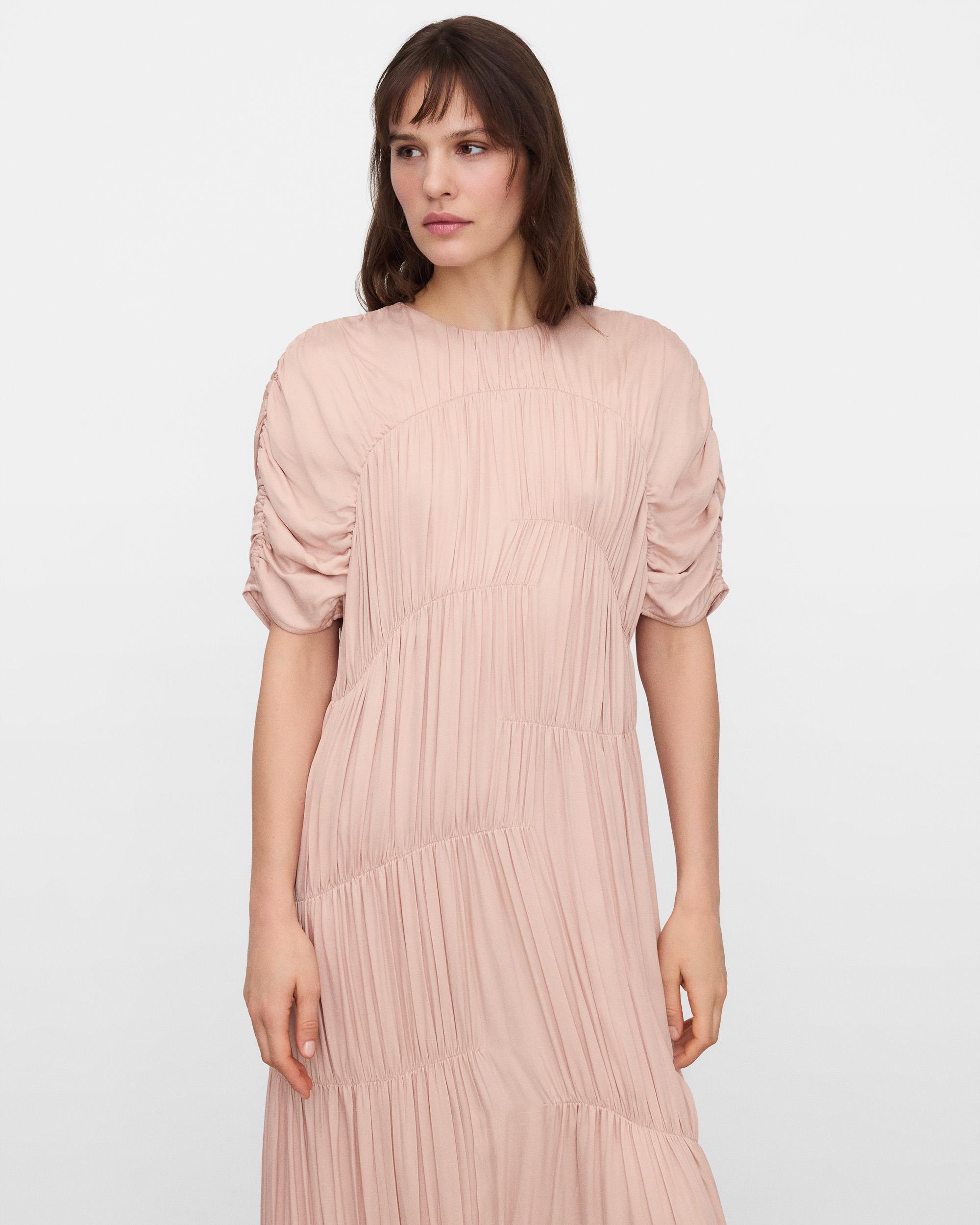 Vestido midi de manga corta con fruncidos