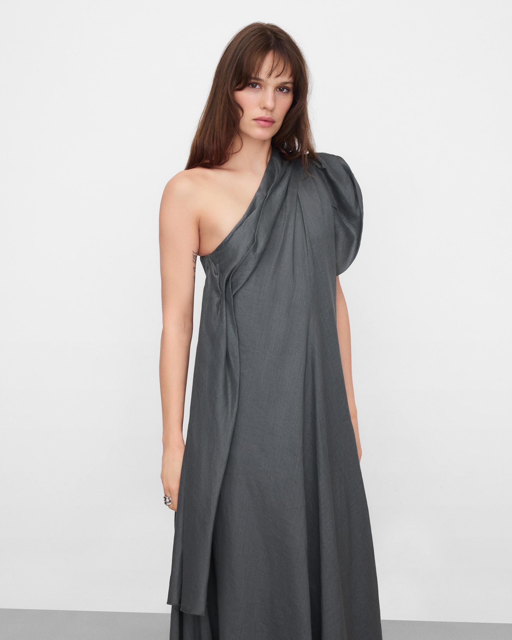 Adolfo Dominguez - Vestido largo asimétrico en ramio.
