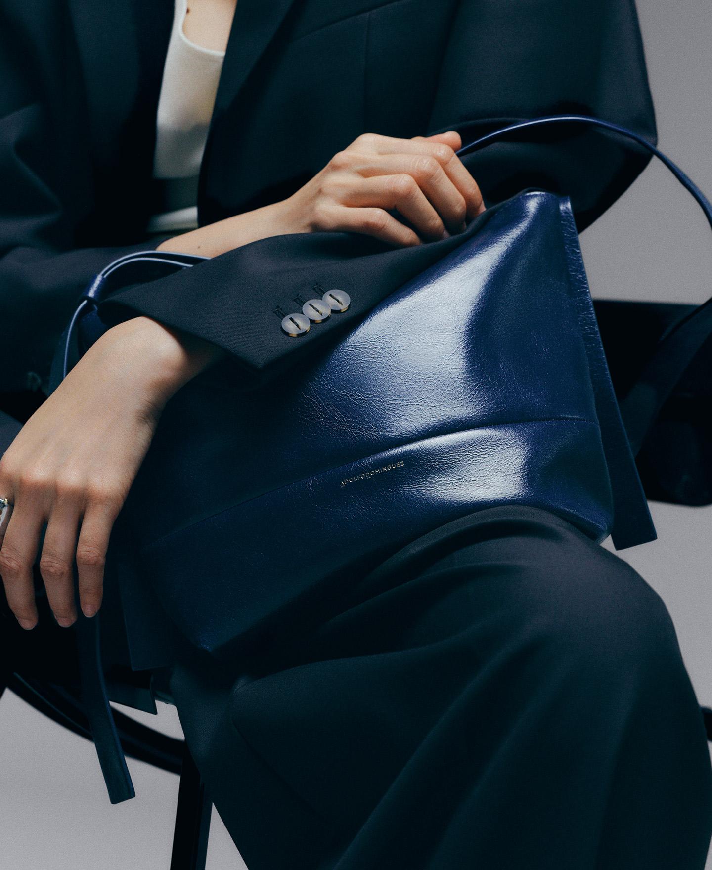 Bolso de hombro de mujer orión de piel con cierre cremallera y textura craquelada - Adolfo Dominguez - Azul marino Azul marino-4