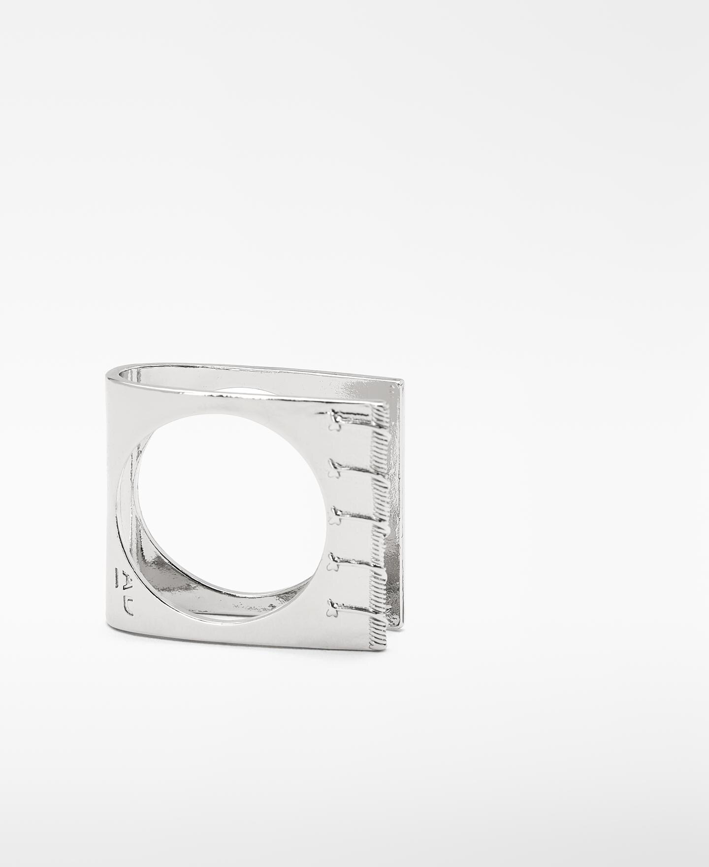 Imagen 2 de Anillo cuadrado con relieve - Adolfo Dominguez - Plateado Plateado