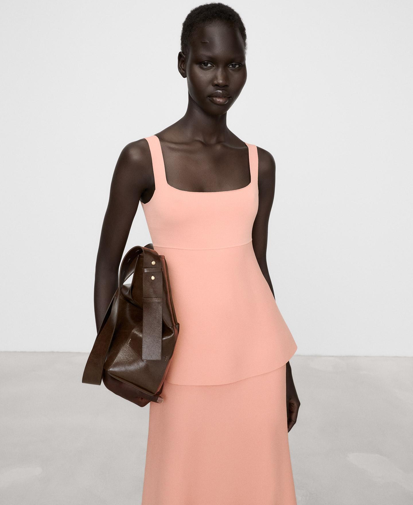 Imagen 0 de Top de mujer peplum con tirantes Salmón