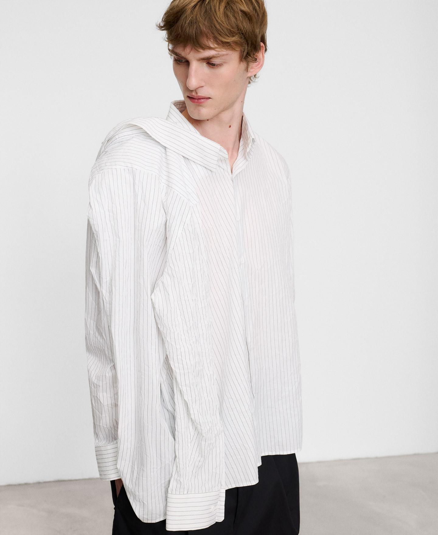 Imagen 0 de Camisa de hombre de rayas efecto arrugado con manga superpuesta Blanco