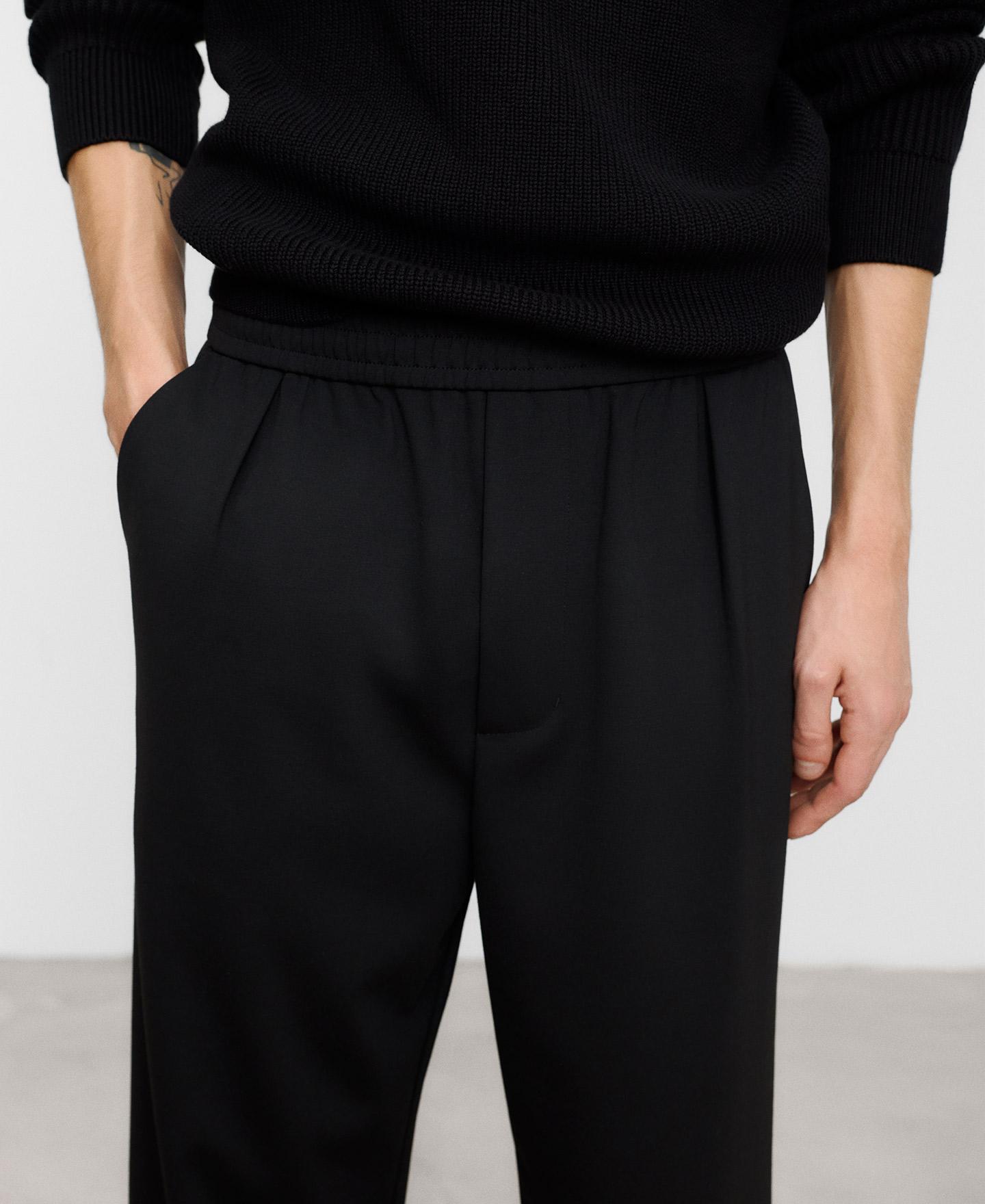 Imagen 4 de Pantalón jogger de hombre con pinzas y cinturilla elástica - Adolfo Dominguez - Negro Negro