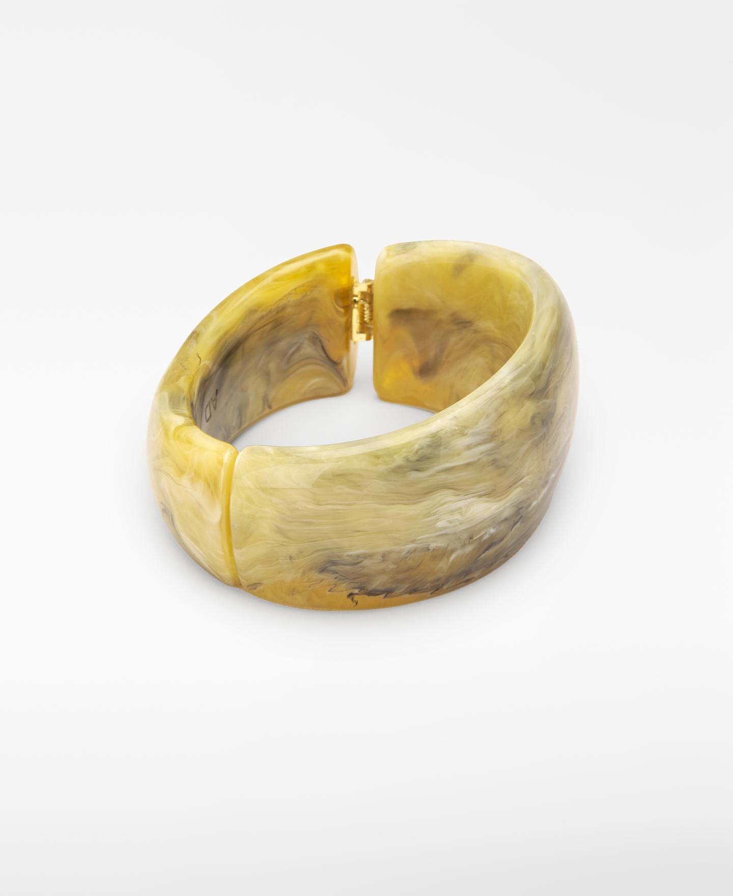 Imagen 0 de Pulsera rígida de resina con cierre de imán Verde