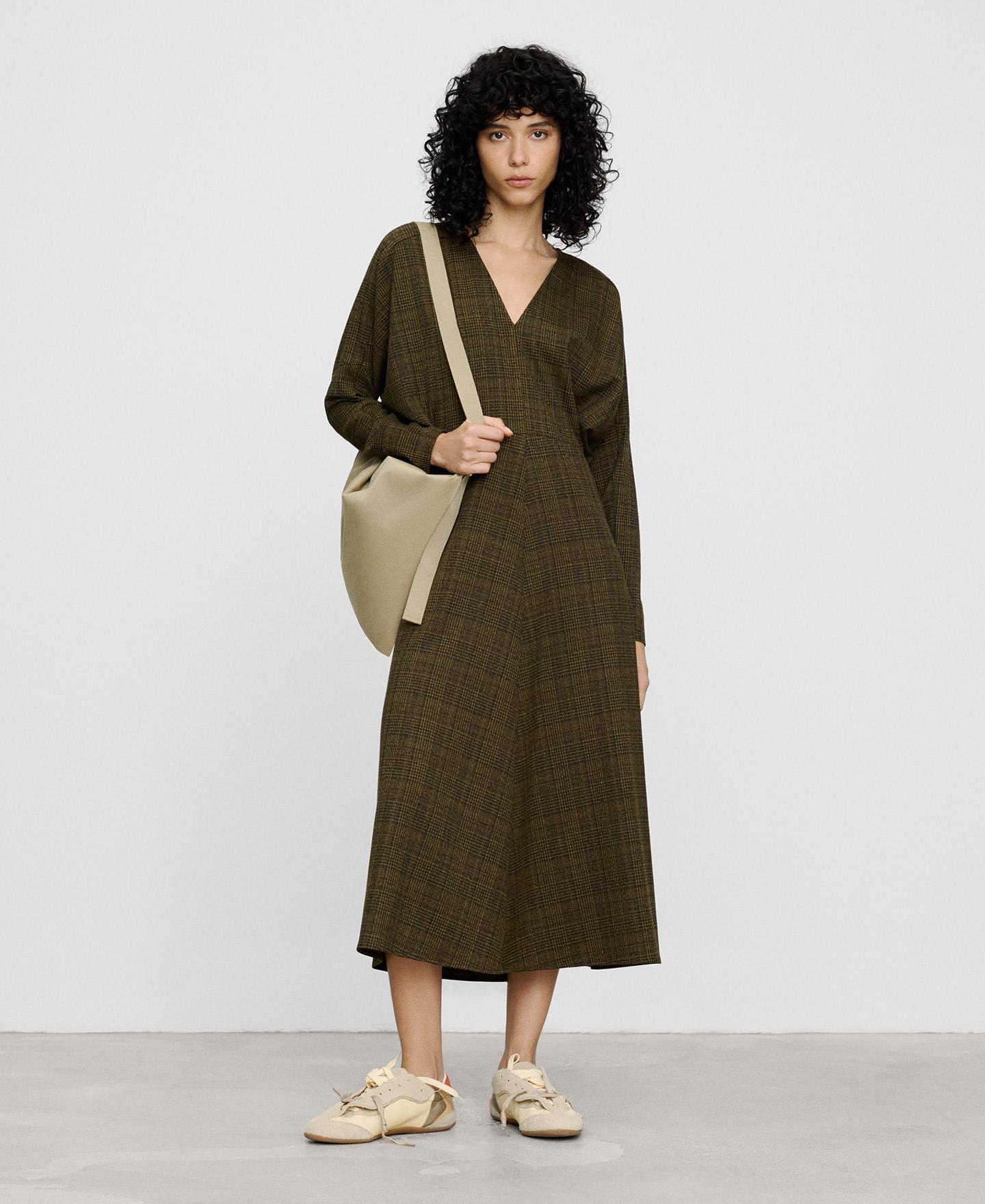Imagen 2 de Vestido midi de cuadros con escote pico y manga japonesa - Adolfo Dominguez - Verde Verde