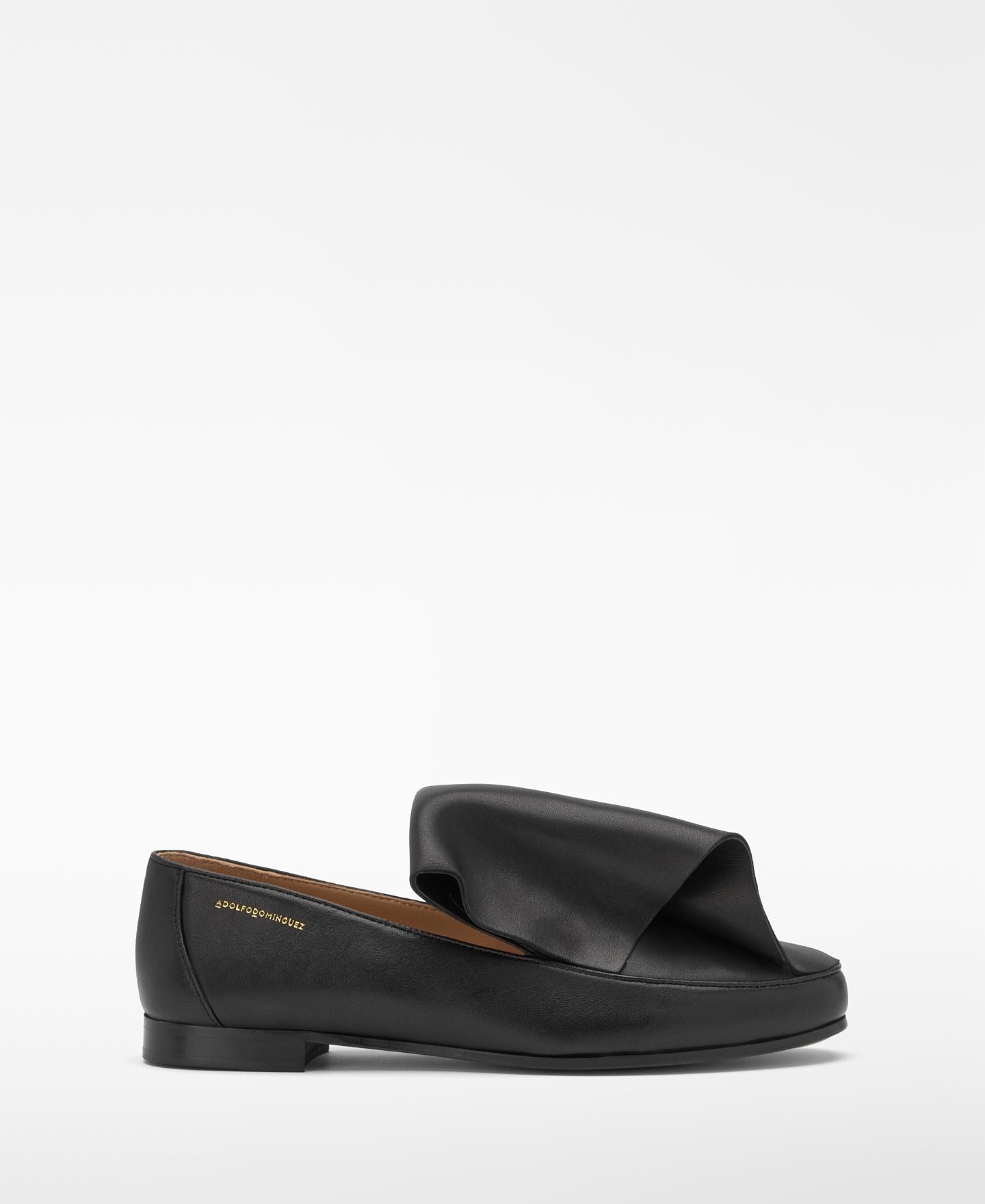 Imagen 0 de Mocasín de mujer de piel con detalle drapeado Negro
