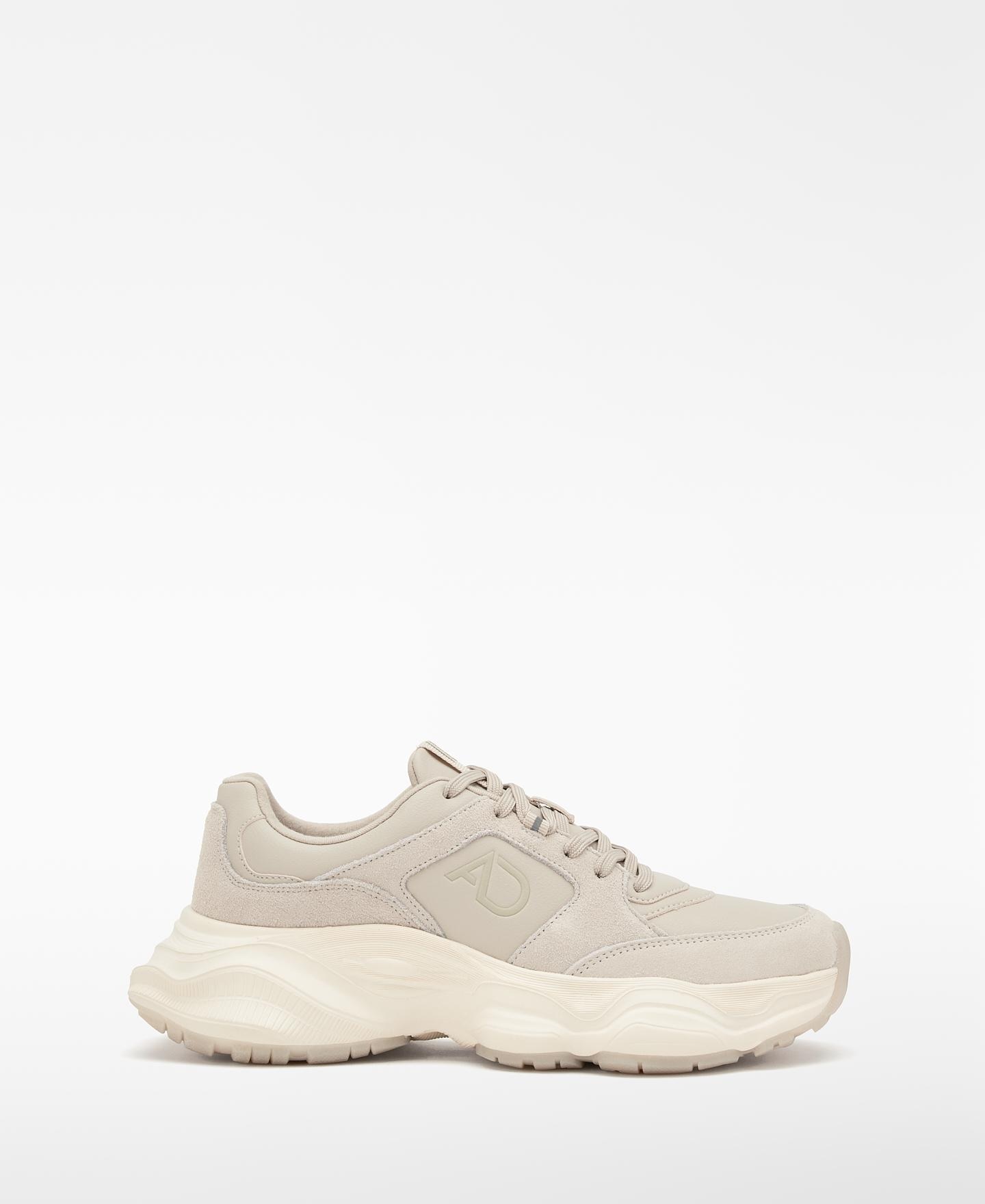 Imagen 0 de Zapatillas de mujer de plataforma con logo Beige