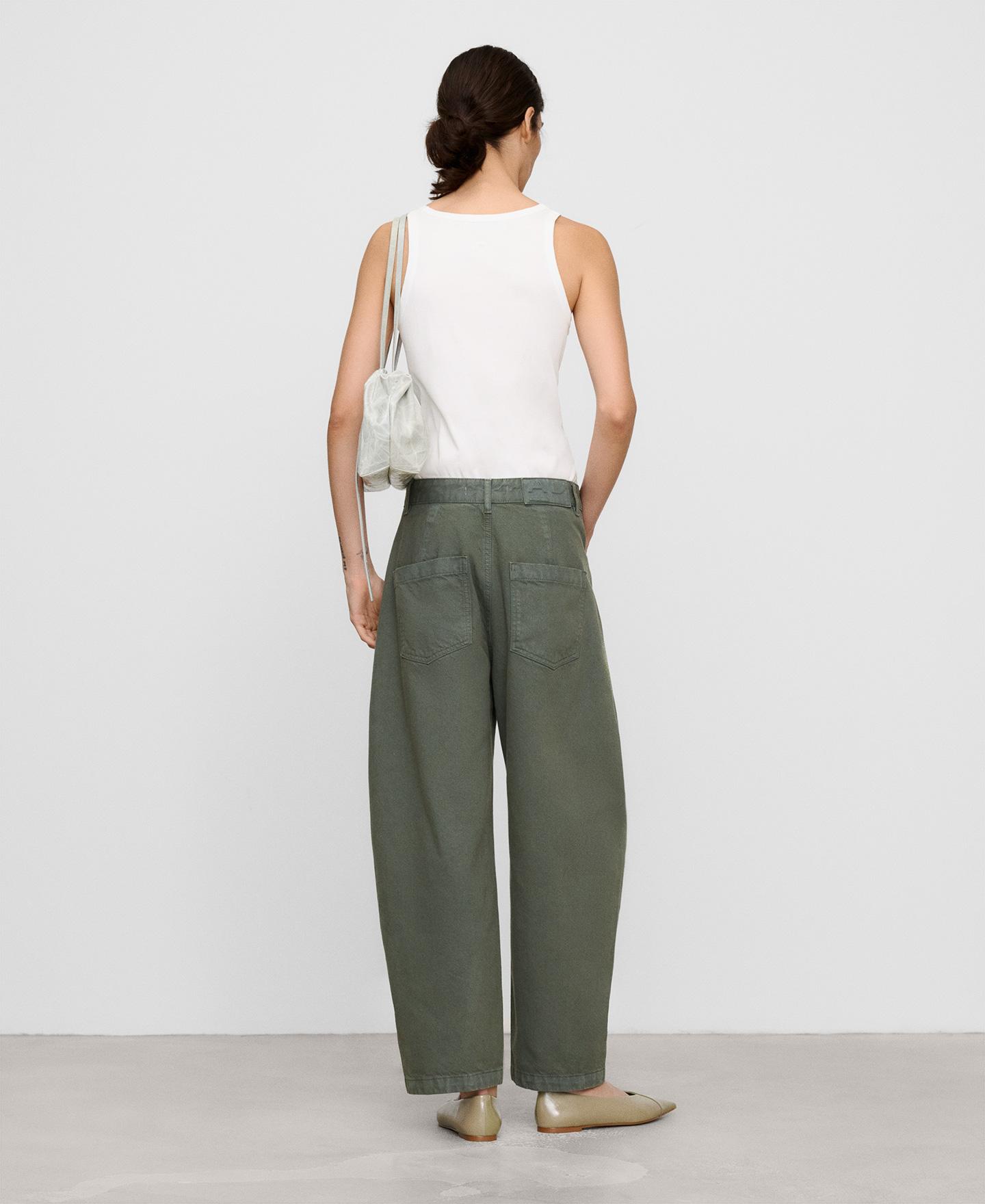Pantalón ancho de mujer tipo barrel fit en denim de algodón