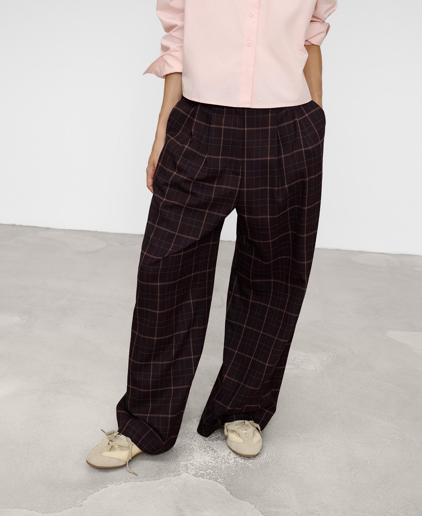 Imagen 0 de Pantalón ancho de mujer con doble pinza Multicolor