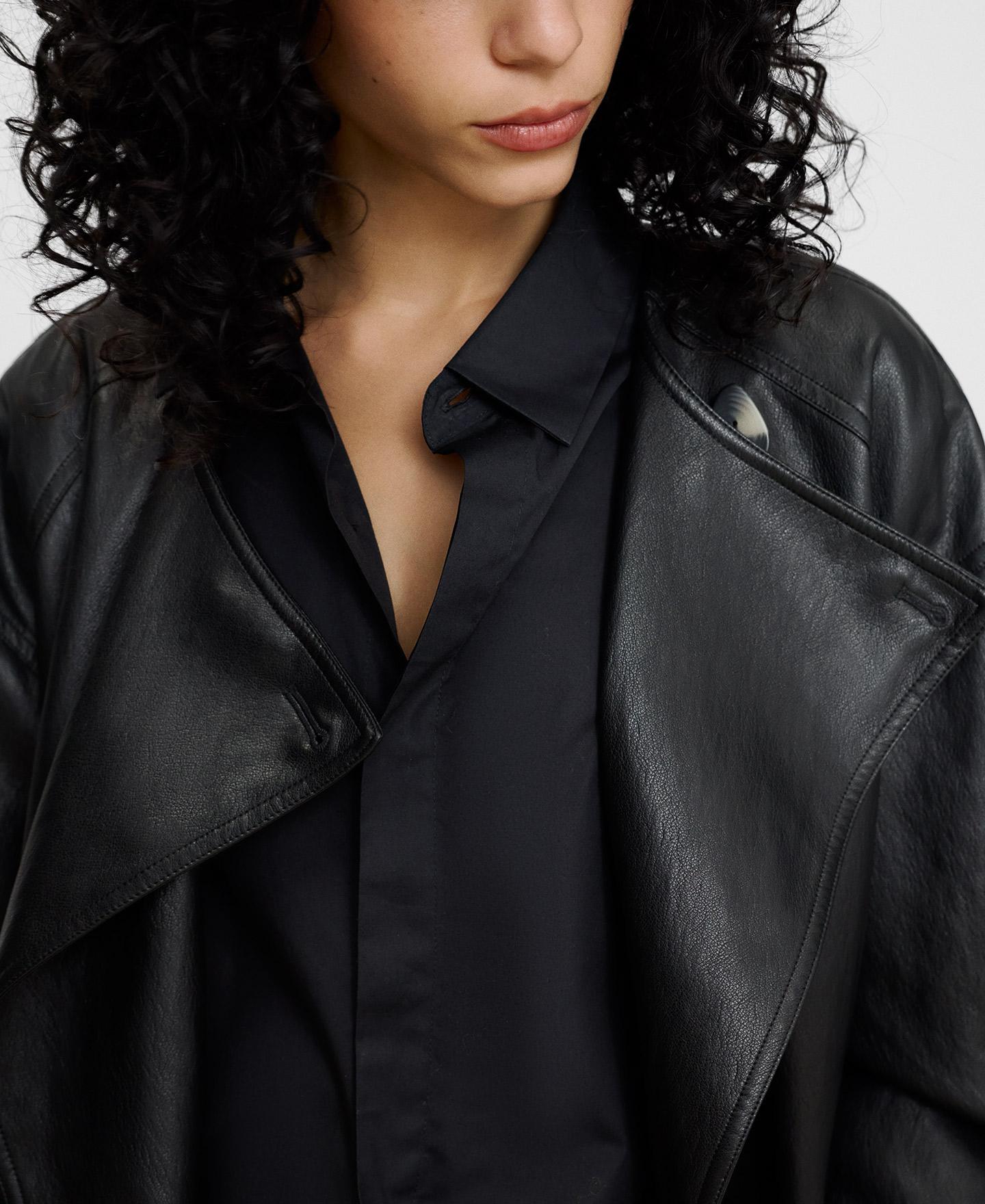 Imagen 4 de Chaqueta cruzada de mujer en piel no piel con cinturón - Adolfo Dominguez - Negro Negro