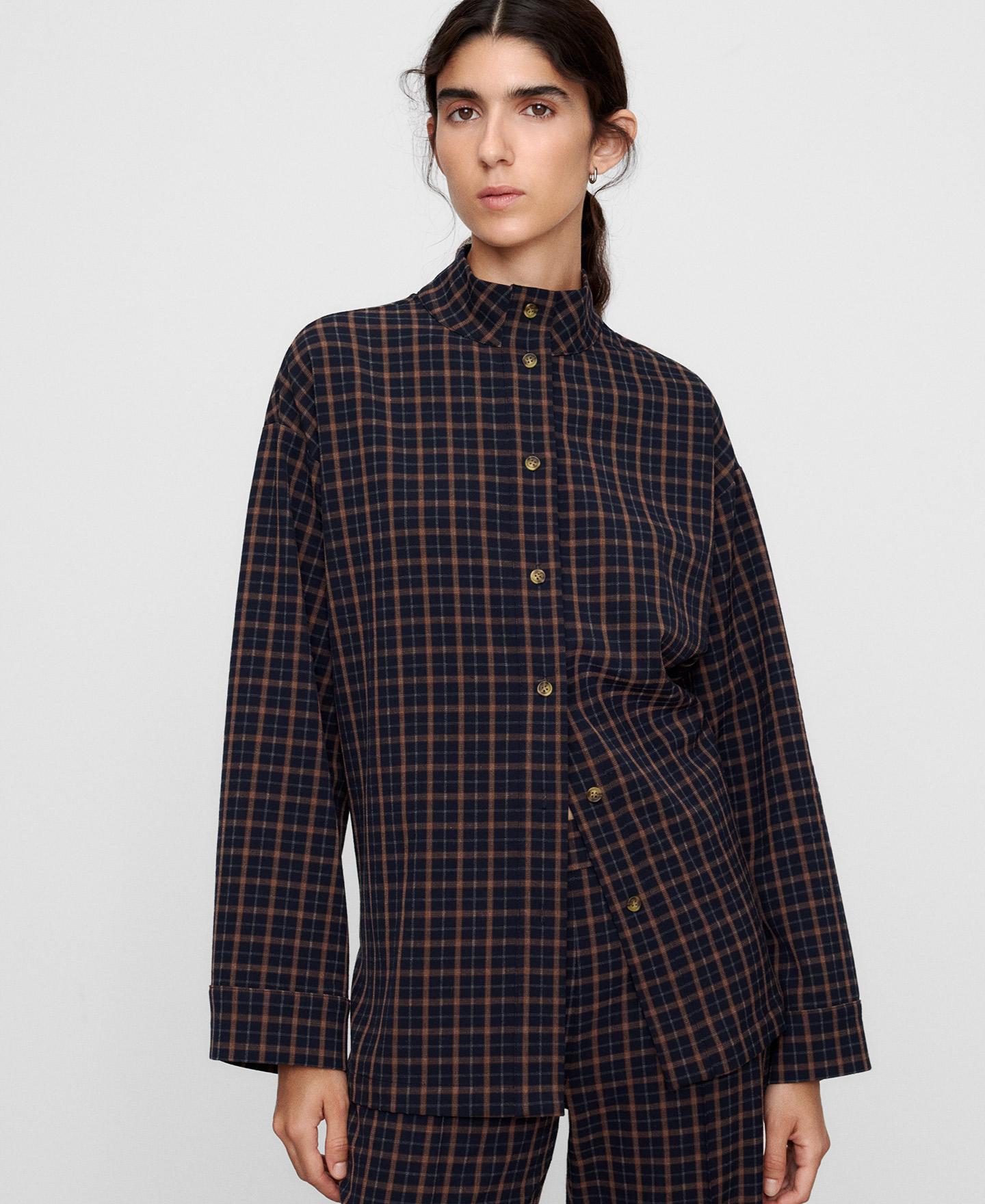 Imagen 0 de Sobrecamisa de mujer de cuello tira con botonadura frontal Multicolor