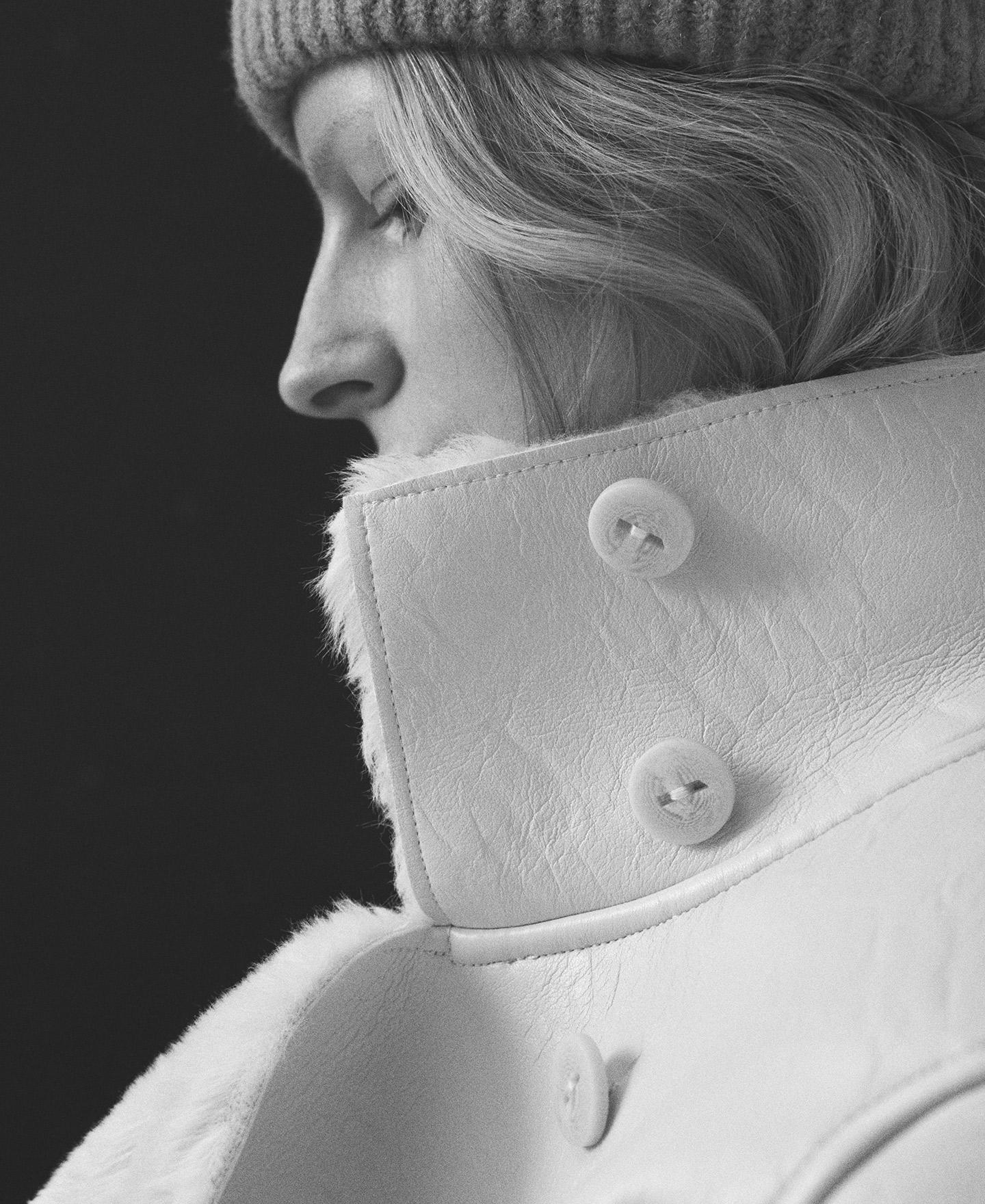 Imagen 5 de Chaqueta cruzada de mujer de doble faz en piel no piel - Adolfo Dominguez - Natural Natural