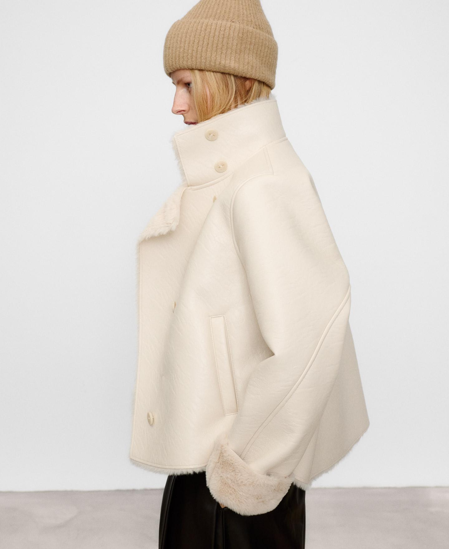 Imagen 6 de Chaqueta cruzada de mujer de doble faz en piel no piel - Adolfo Dominguez - Natural Natural