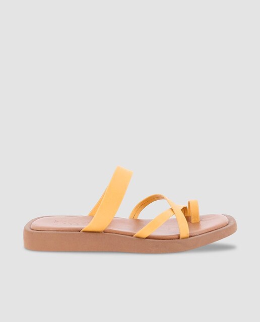 Imagen 0 de Sandalias planas de mujer de piel asimétricas