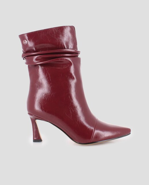 Imagen 0 de Botines de mujer con puntera afilada y efecto corrugado