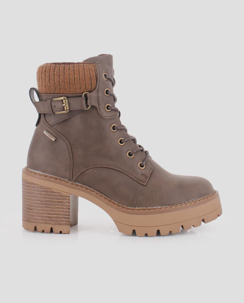 Blogger - Botines de mujer estilo militar con detalle de correas.