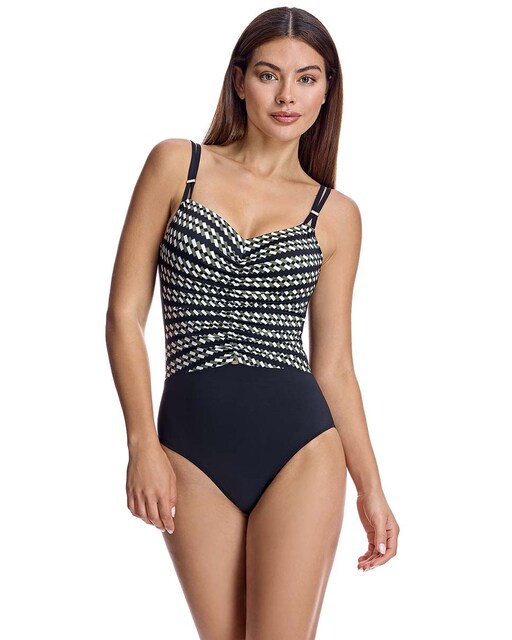 Imagen 0 de Bañador para mujer corte pico con copa en color negro