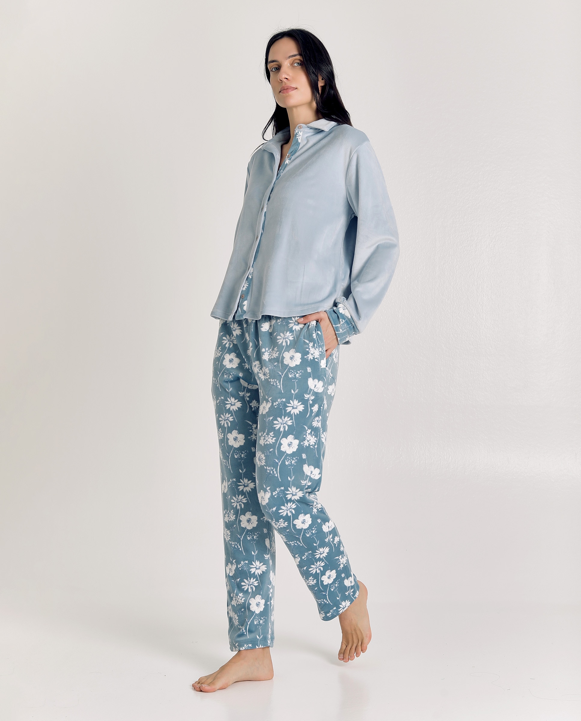 Imagen 4 de Pijama de mujer de terciopelo con botones - J&J Brothers - Azul claro Azul claro