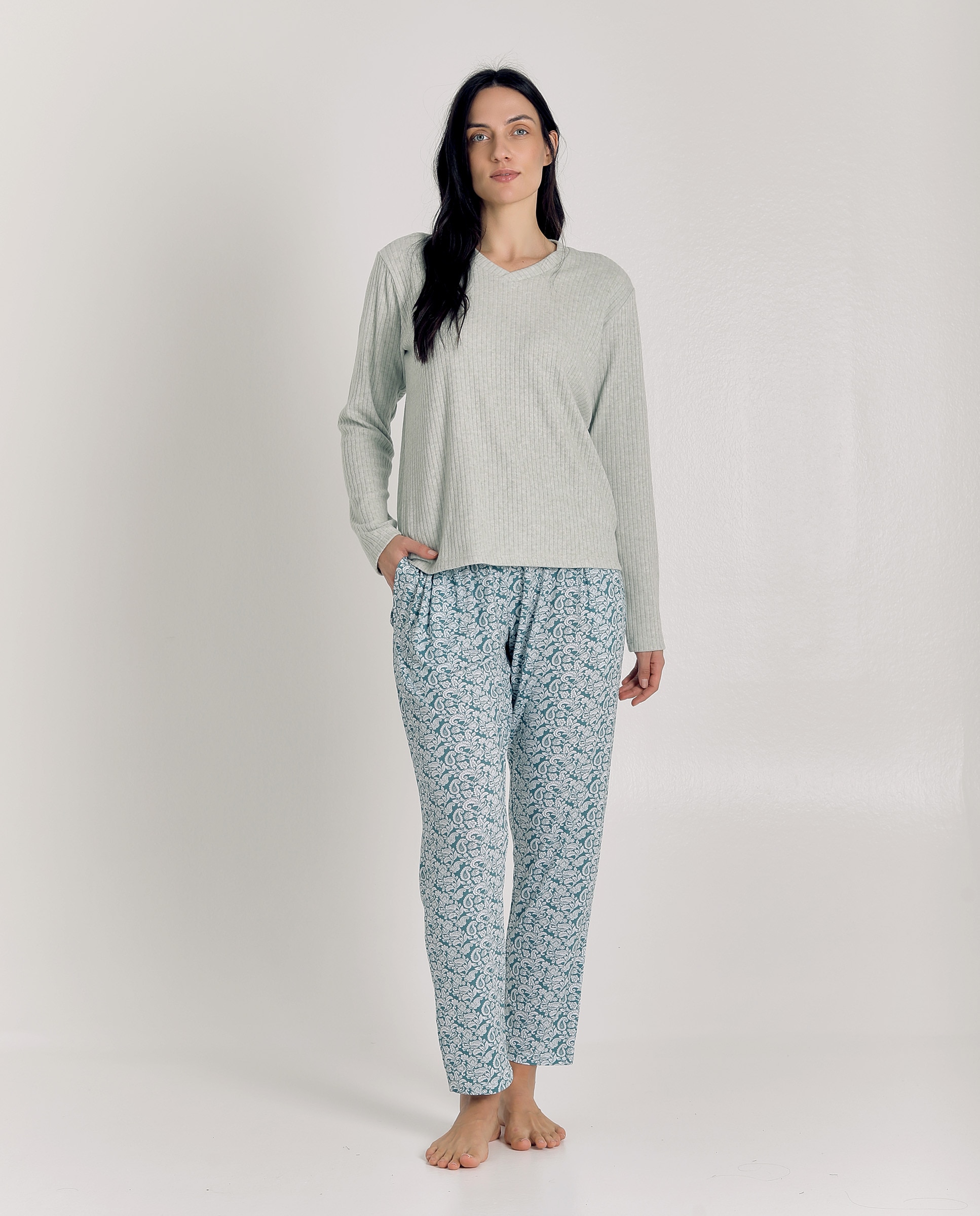 Imagen 0 de Pijama de mujer de punto con diseño paisley Azul