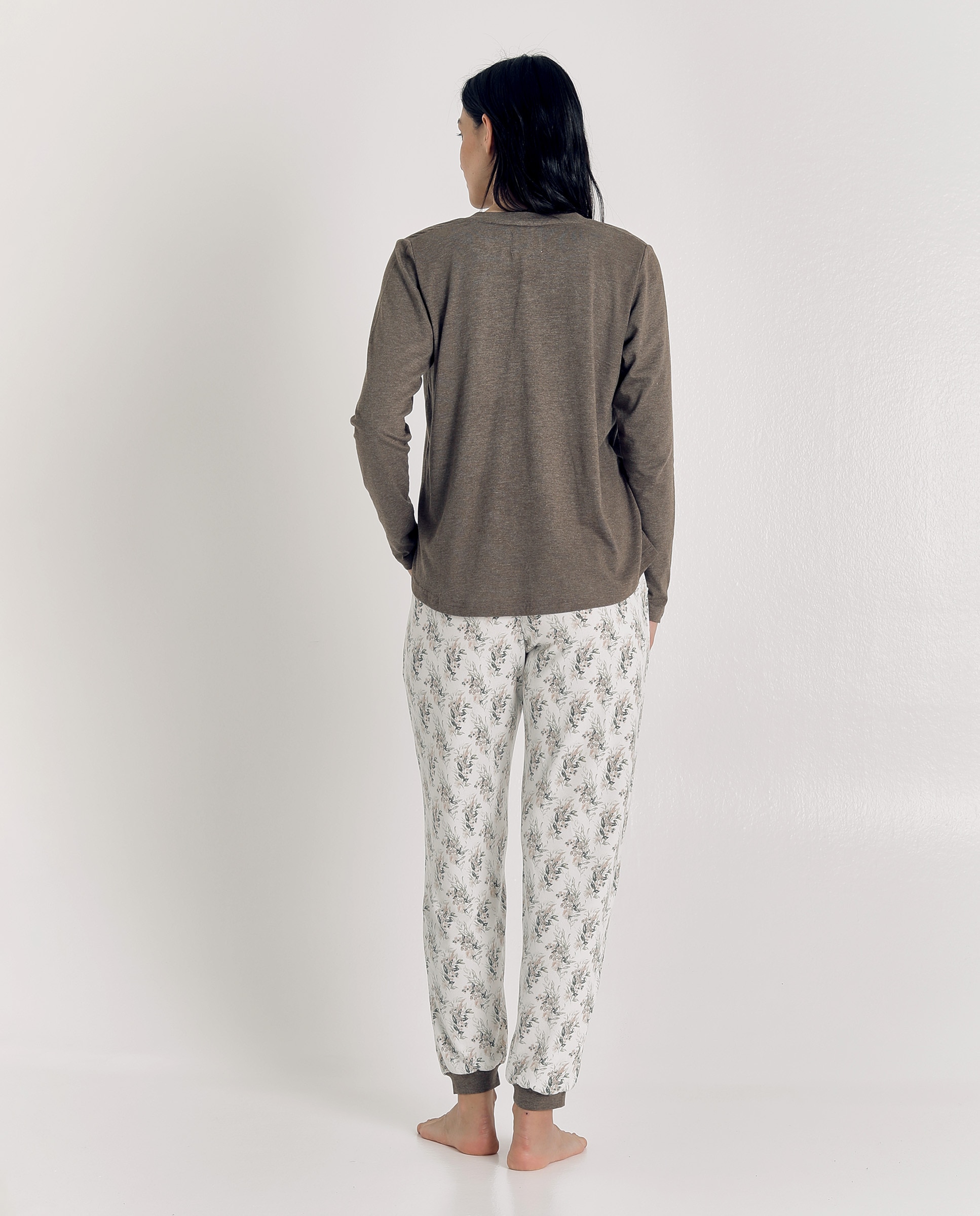 Imagen 2 de Pijama de mujer de punto suave con diseño floral - J&J Brothers - Marrón Marrón